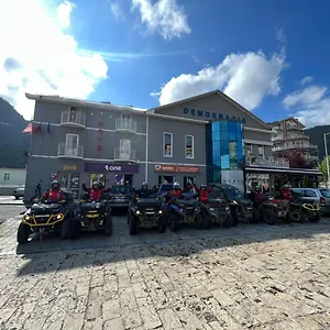 https://hotel-demokracia.albaniahotels.org